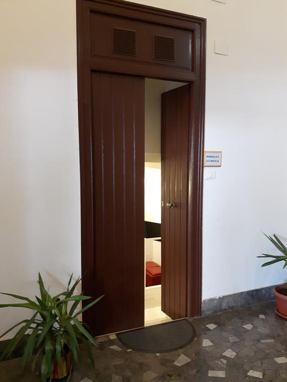 A Un Passo Dal Massimo Apartamento Palermo Exterior foto